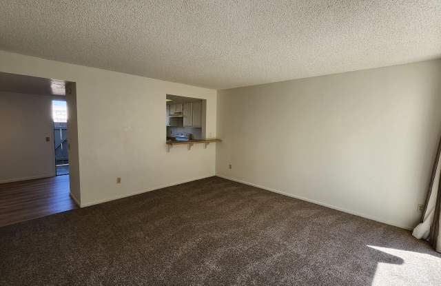 1213 W Cypress Ave Apt C Gallery 2