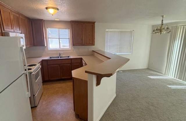4 Bed 2.5 Bath in Hillsboro. Half off first full month! photos photos