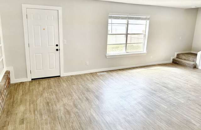 11713 North Francis Avenue Gallery 4