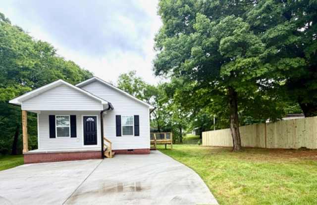 **MOVE IN SPECIAL, 1/2 OFF FIRST MONTHS RENT**Beautiful New 3 Bedroom 2 Bath House! photos photos