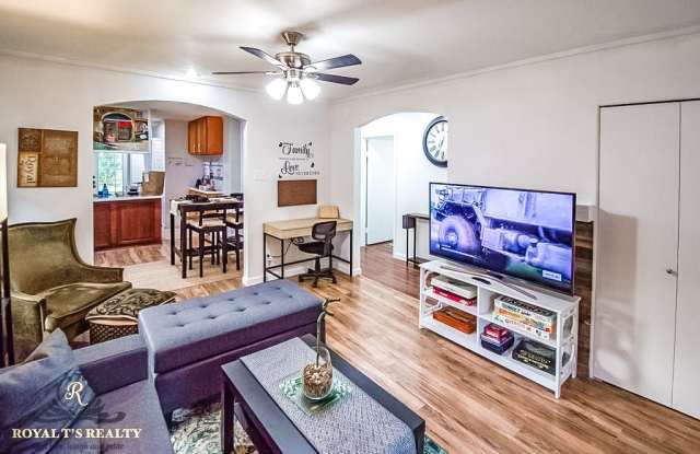 707 Sprucewood Ln photos photos