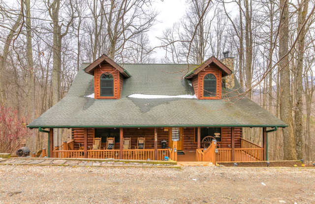 FULLY FURNISHED with 3 Private Decks - 113 Vixen Drive, Ashe County, NC 28698 FULLY FURNISHED with 3 Private Decks - 113 Vixen Drive, Ashe County, NC 28698