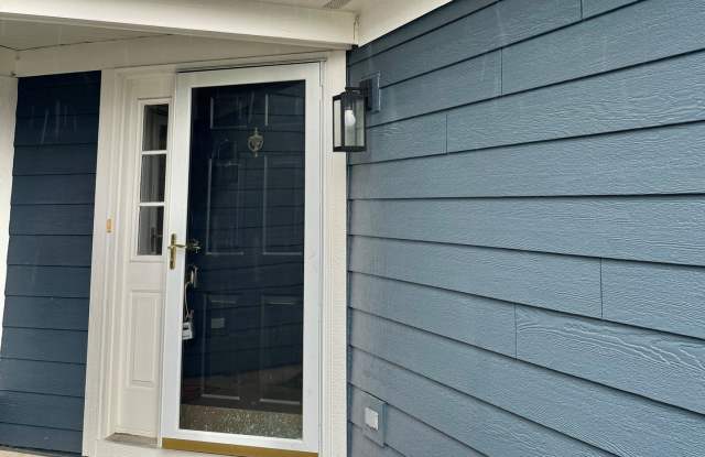 1120 Kingston Court Gallery 3