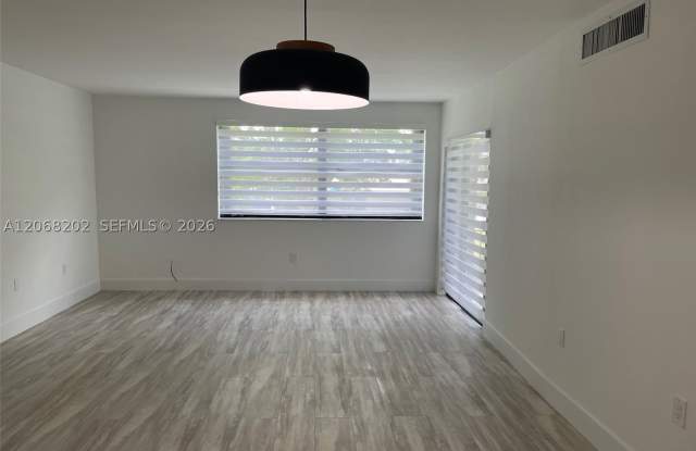 460 W Park Dr photos photos