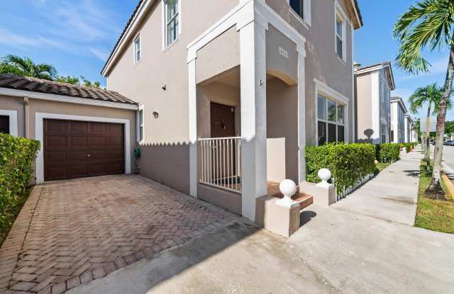10565 NW 57TH Court Gallery 3