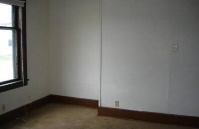 553 Hester Ave Gallery 4