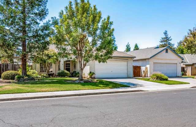 Clovis Beauty! 3 bedroom/2-bath home with 2-car garage for Lease photos photos