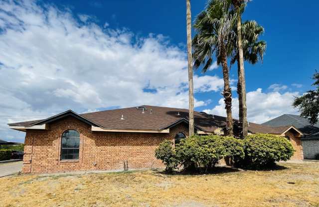 2205 Kimberly Lane - A Gallery 1