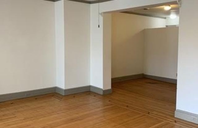 267 E MARKET Street Gallery 3