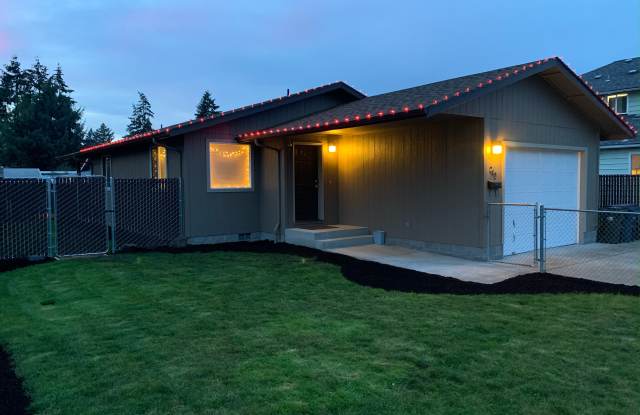 240 N 12th St - 240 North 12th Street, Springfield, OR 97477