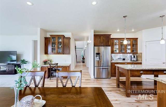 2517 East Mariposa Drive Gallery 4