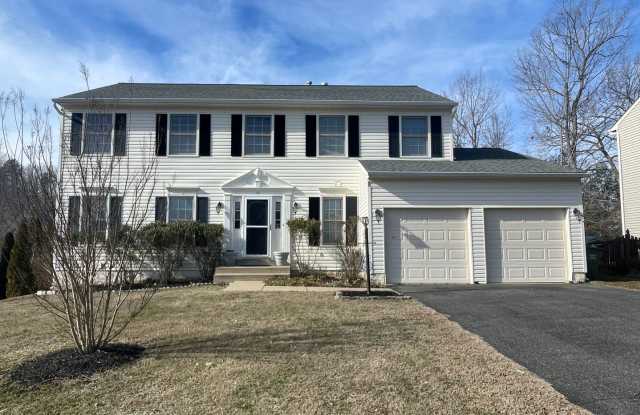 GORGEOUS COLONIAL IN HAMPTON OAKS! - 32 Palace Lane, Stafford County, VA 22554