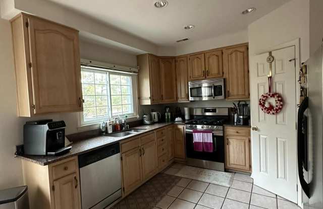 7063 KINGS MANOR DRIVE Gallery 4