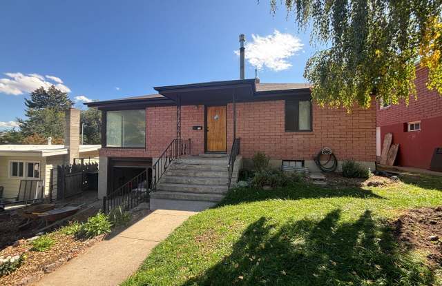 Spacious Four Bedroom Single Family Home photos photos