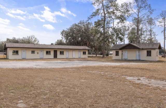 8010 SE US HIGHWAY 301 - 8010 Southeast US Highway 301, Hawthorne, FL 32640
