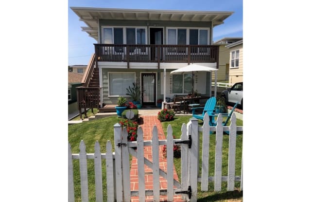 272 Beverly (upper) Street - 272 Beverly Street, Laguna Beach, CA 92651