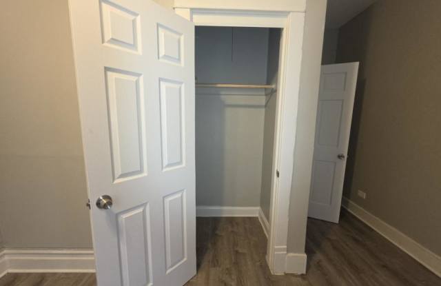 7028 South Rhodes Gallery 4