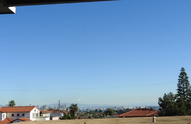 WOW views from this classic 3 bed 2 bath home photos photos