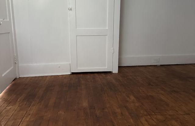 239 Ashland Ave Gallery 3