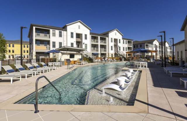 2600 N Austin Ave photos photos