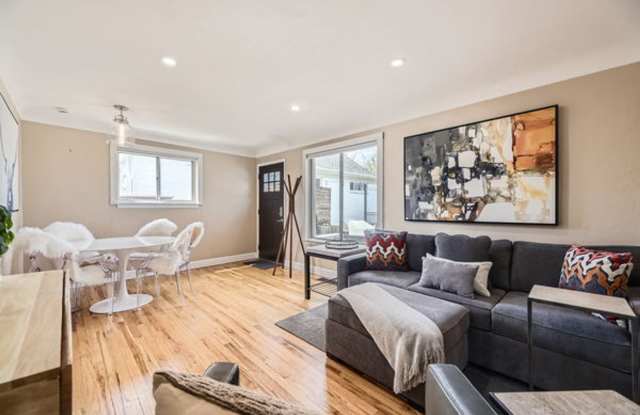 2BD, 1BA Half-Duplex in Platt Park with Oversized 2-Car Garage Gallery 1