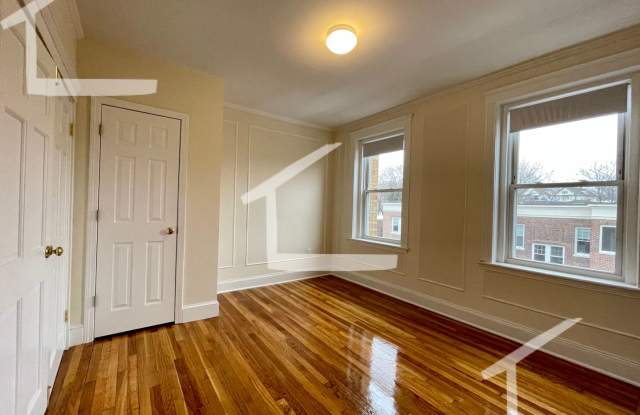 Beautiful 2 Bed Split available 9/1 Half fee - 4 Vinal Street, Boston, MA 02135
