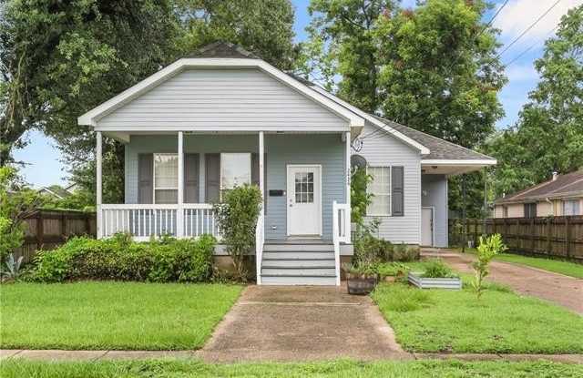 2424 LAVENDER Street photos photos