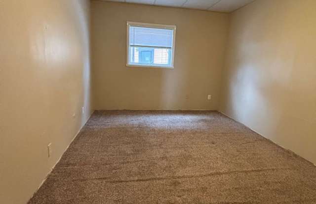 2 Bdrm 1 Bath 1st Floor Apartment - 221 East Lincoln Avenue, New Castle, PA 16101