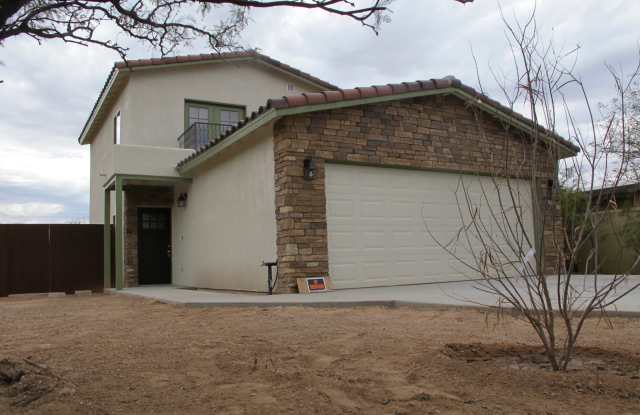2524 E Lind Rd photos photos