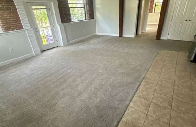 32 Vila LLC Gallery 3
