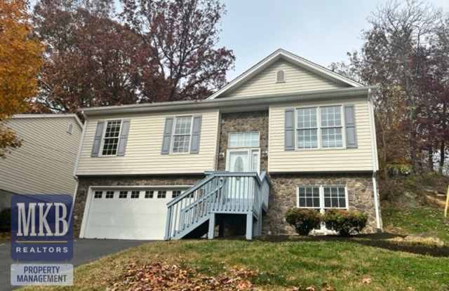 Spacious 3 Bedroom/ 2.5 Bath Home photos photos Spacious 3 Bedroom/ 2.5 Bath Home photos photos