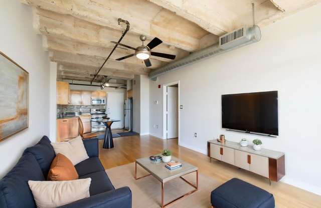 230 West Alabama Apartments Gallery 2