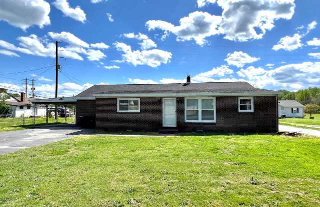 4 Bedroom 2 Bathroom Home Located in Emporia, VA photos photos