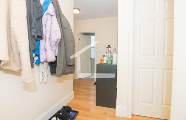 Nice 4 bed near BU Gallery 3