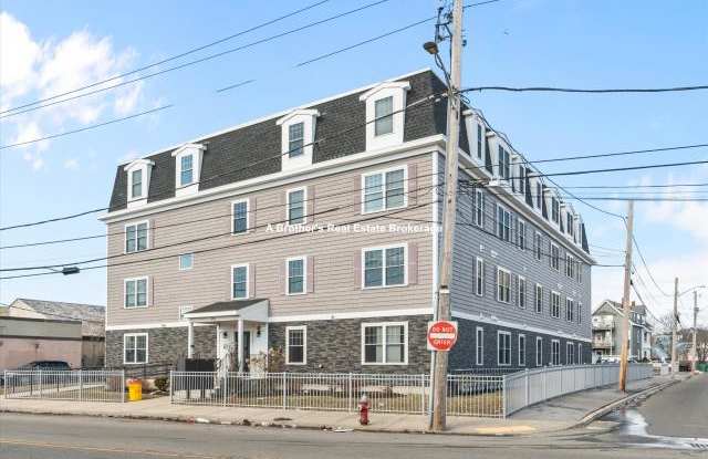 693 Western Ave. - 693 Western Avenue, Lynn, MA 01905