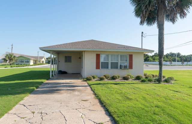 Cute Two-Bedroom Steps from the Sand! - 17578 Front Beach Road, Panama City Beach, FL 32413