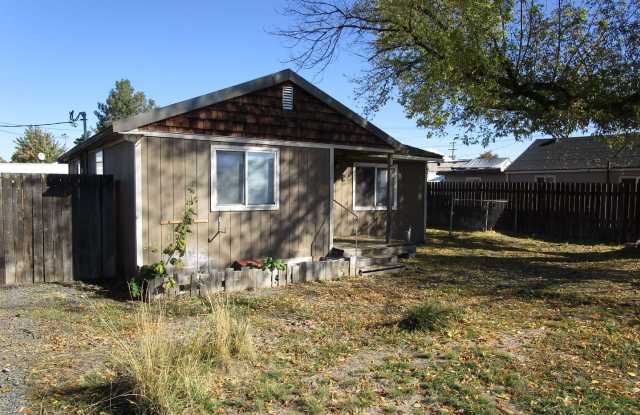 *PRICE REDUCED* 2 Bedroom Home with Large Yard - Available NOW! - 691 Northwest 9th Street, Prineville, OR 97754