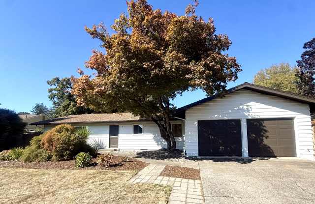 6955 Southwest Rollingwood Drive Gallery 1