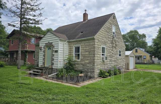 1269 Northey Street - 1 photos photos