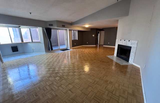 Lovely 2-Bed, 2.5 Bath Condo Avail for May or June! Gallery 4
