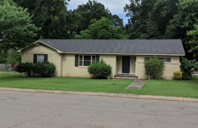 245 S Enid Avenue - 245 South Enid Avenue, Russellville, AR 72801