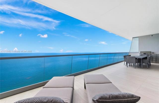 18501 Collins Ave photos photos