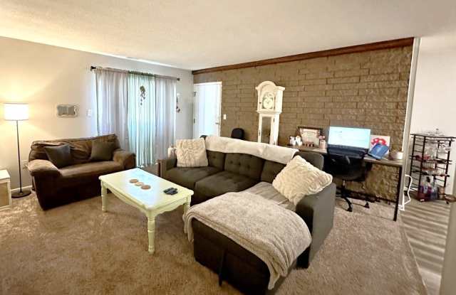 1552 Helderberg Ave photos photos