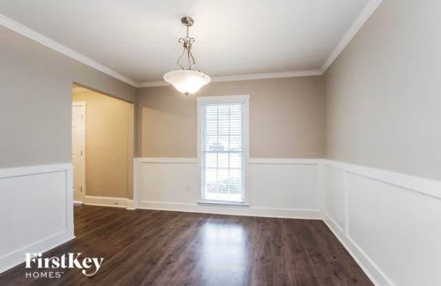 1001 Covewood Court Gallery 4