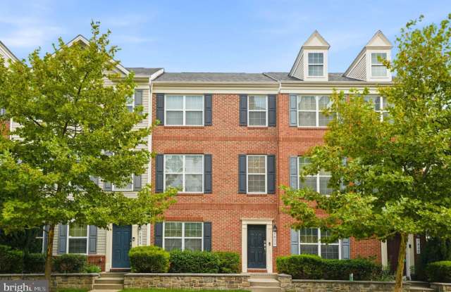 7832 BLUE STREAM Drive Gallery 1