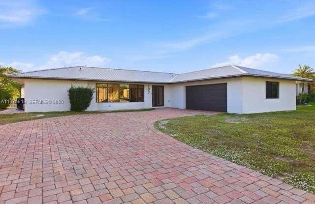 103 Tropicana Dr photos photos