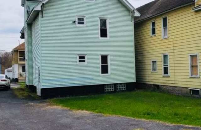 221Lakeview Ave - 221 Lakeview Avenue, Syracuse, NY 13204