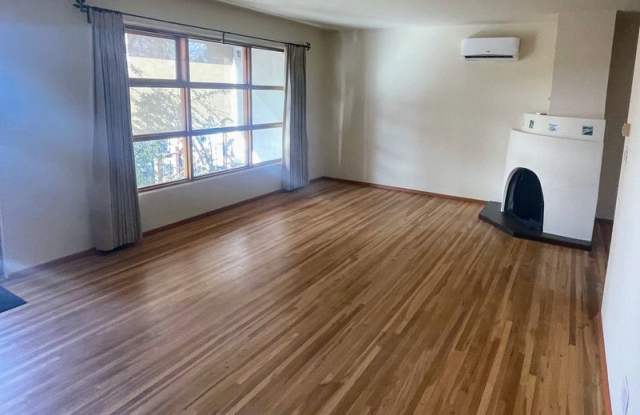 Casa Alegre 2 bedroom, 1 bath on Osage. Hardwood floors, New Mini-split AC/heat unit (This home is part of a Duplex) photos photos