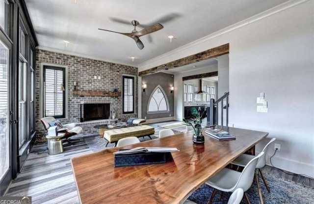 2555 Brook Run Gallery 3