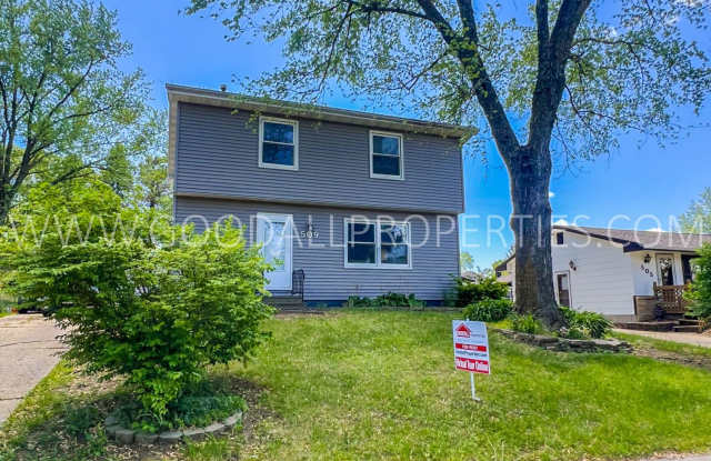 Price Reduction!! 4 bedroom home in Des Moines with a 2 car garage and fenced in backyard!!! photos photos